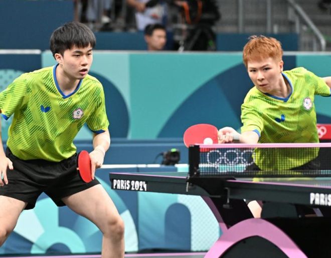 东契奇三双通杀联盟，詹皇27+12+6失误，湖人拒翻车，复仇独行侠.