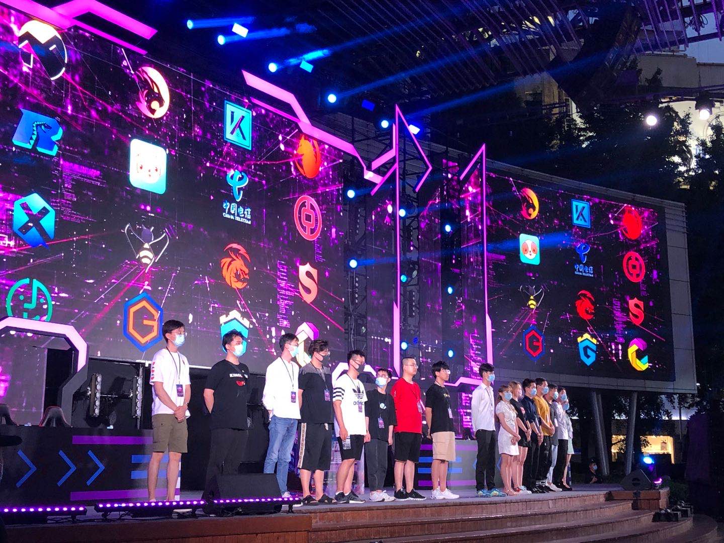 体坛名场面｜朱婷这一球有多匪夷所思对方全员看傻眼,被各国教练反复研究.