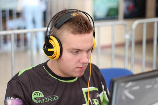 士在日职舞 士在日职舞