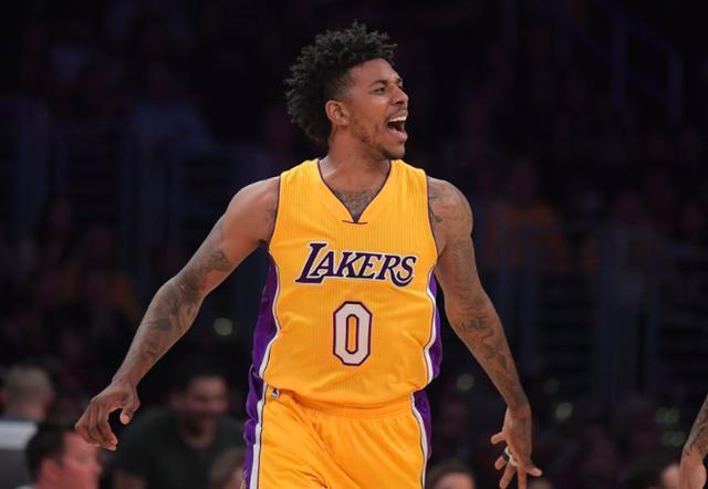 坦克跳大后 坦克跳大后